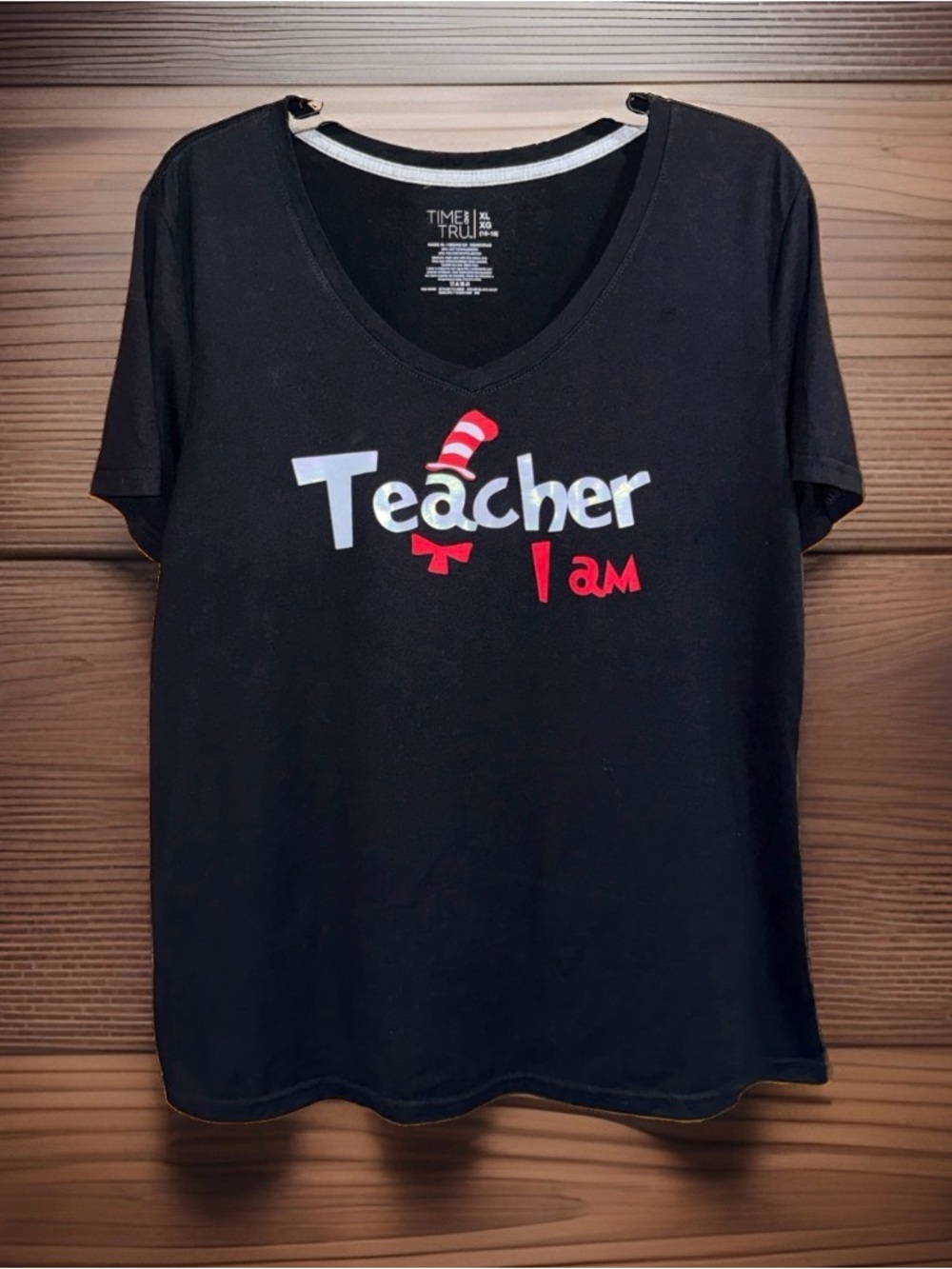 Time and Tru Women’s Black V-Neck 'Teacher I Am' Graphic Tee-XL-EC